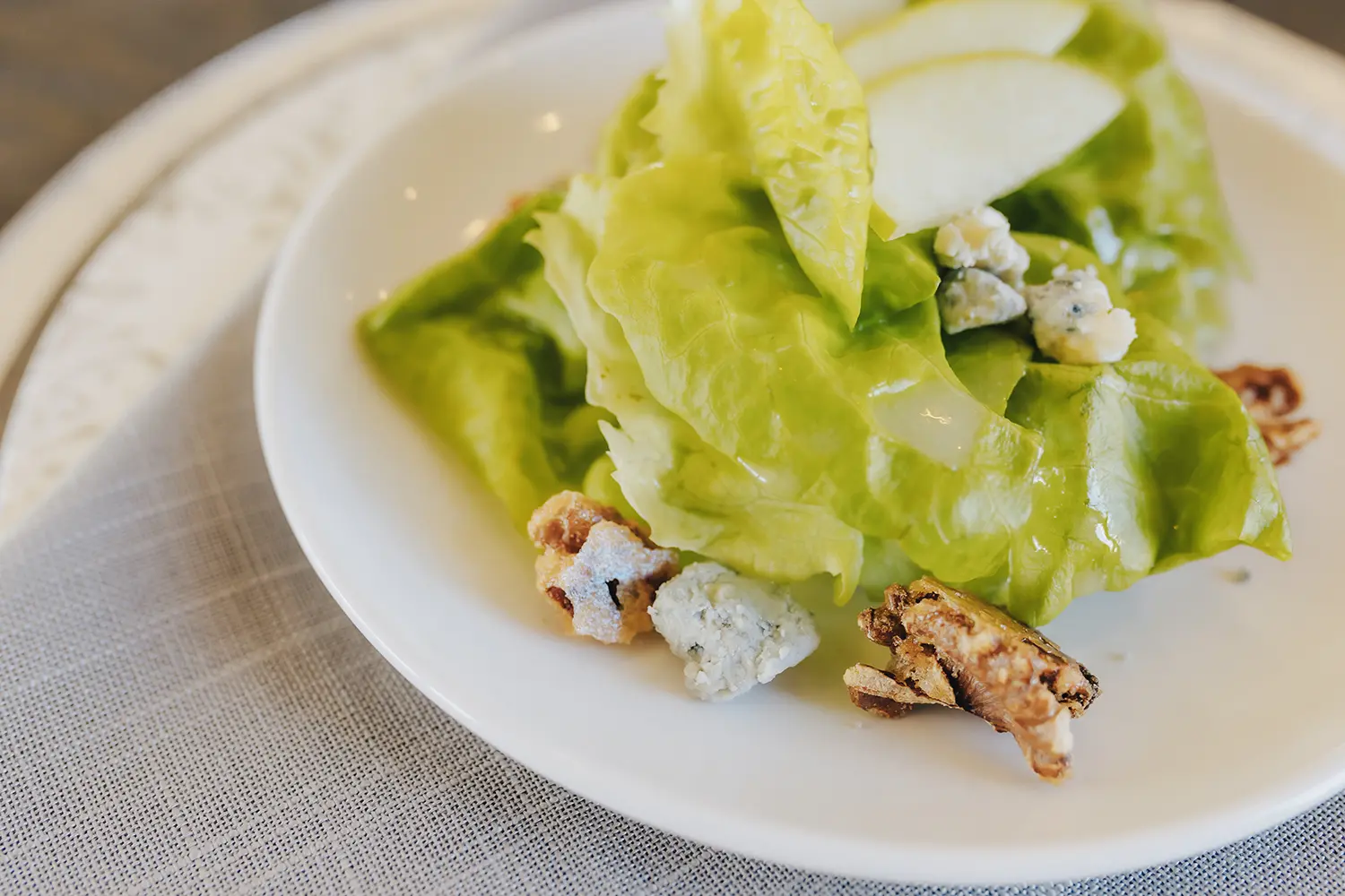 Salad with Walnuts